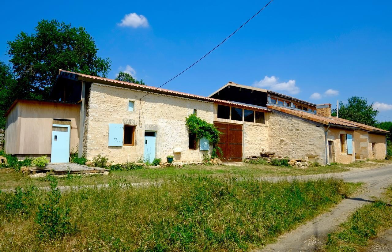Cellefrouin Chambres Des Forges المظهر الخارجي الصورة